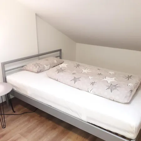 Apartment In Ruhiger Waldrandlage