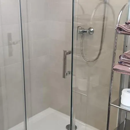 In Ruhiger Waldrandlage Lejlighed *