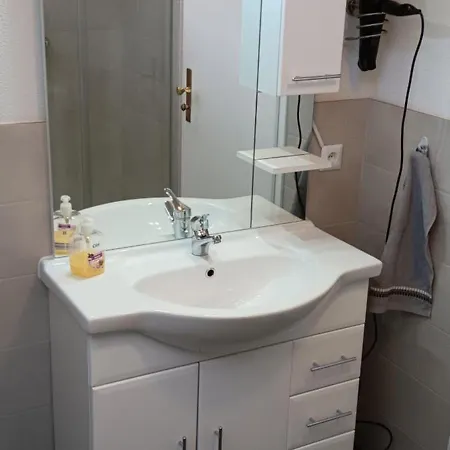 Apartment In Ruhiger Waldrandlage *