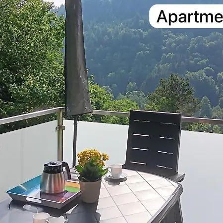 Appartamento In Ruhiger Waldrandlage