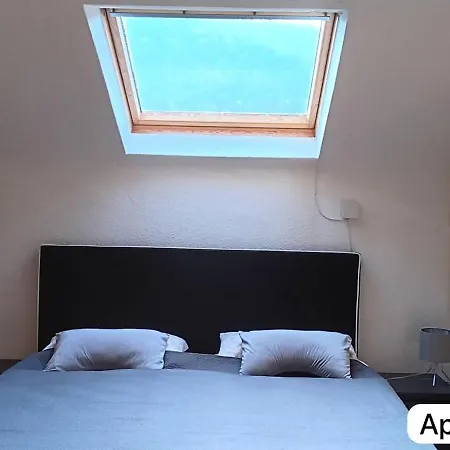 In Ruhiger Waldrandlage Lejlighed *